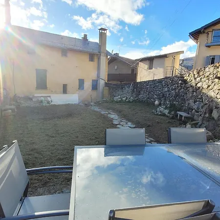 Grand Au Coeur D'un Village Hébergement de vacances