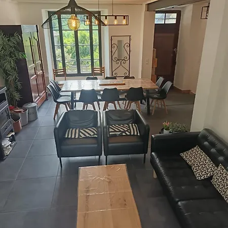 Grand Au Coeur D'un Village Hébergement de vacances *