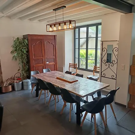 Hébergement de vacances Grand Au Coeur D'un Village *