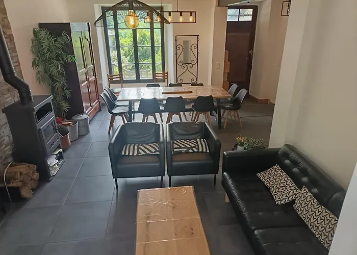 Grand Au Coeur D'un Village Hébergement de vacances *