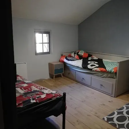 Grand Au Coeur D'un Village